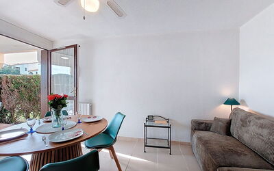 Les Balcons de L'Atlantique 100.16: Interieur Ontwerp, Muur, Flooring, Plafond, Meubilair, Verdieping, Kamer, Appartement, Huis, Woonkamer