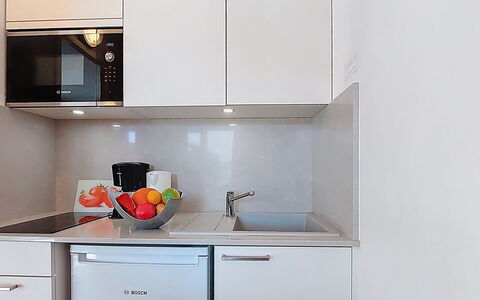 Glacieres 22: Keuken, Toestel Van De Keuken, Countertop, Cabinetry, Major Appliance, Gootsteen, Huishoudapparatuur, Interieur Ontwerp, Wastafel, Meubilair