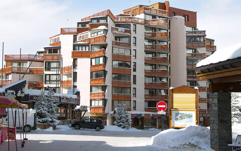 Val Thorens 650: Gebouw, Lucht, Dag, Eigendom, Venster, Sneeuw, Wolk, Wiel, Architectuur