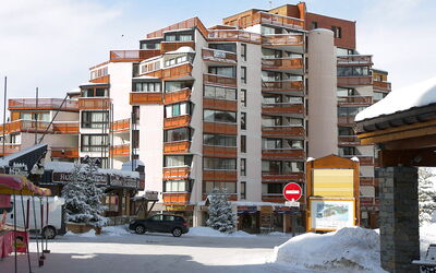 Val Thorens 650: Gebouw, Lucht, Dag, Eigendom, Venster, Sneeuw, Wolk, Wiel, Architectuur