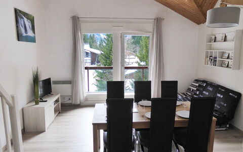 Les Contamines 300: Kamer, Eigendom, Gebouw, Meubilair, Eetkamer, Interieur Ontwerp, Verdieping, Huis, Plafond, Tafel