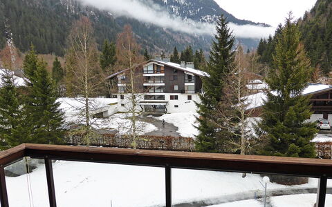 Les Contamines 300: Sneeuw, Eigendom, Lucht, Berg, Helling, Boom, Zwemwater, Venster, Wolk, Biome