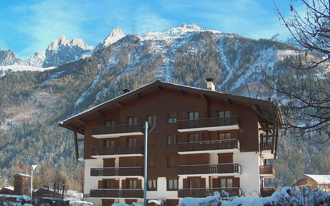 Le Choucas: Sneeuw, Berg, Winter, Bergachtig Landvormen, Huis, Huis, Bergdorp, Eigendom, Lucht, Bergketen