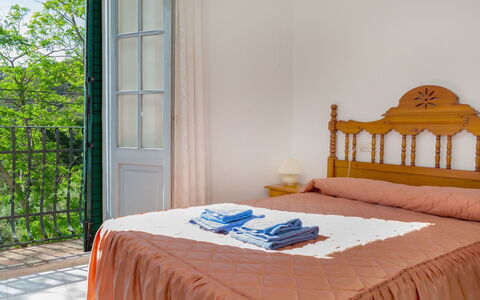 La Rectoria: Eigendom, Meubilair, Azure, Gebouw, Textiel, Hout, Comfort, Venster, Interieur Ontwerp, Verdieping