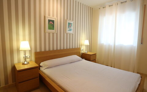 Jalisco de Los Monteros: Slaapkamer, Bed, Meubilair, Kamer, Laken, Eigendom, Matras, Bed Frame, Bedding, Interieur Ontwerp