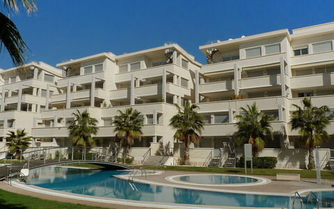Dénia 170: Water, Gebouw, Fabriek, Lucht, Venster, Azure, Boom, Zwembad, Huis, Condominium