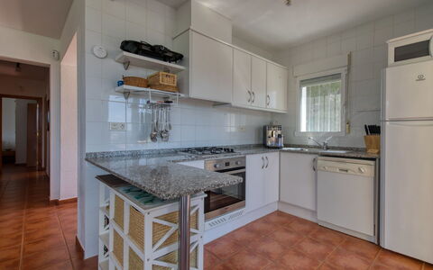 Osa Menor: Eigendom, Countertop, Kamer, Meubilair, Cabinetry, Keuken, Gebouw, Verdieping, Interieur Ontwerp, Huis