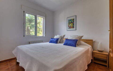 Osa Menor: Slaapkamer, Bed, Meubilair, Kamer, Eigendom, Laken, Verdieping, Bed Frame, Bedding, Muur