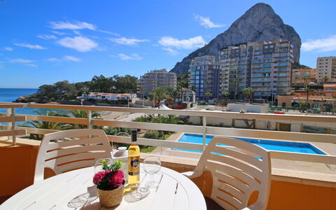 Calpe Calp 178: Fabriek, Meubilair, Eigendom, Venster, Stoel, Gebouw, Hout, Verlichting, Bloempot, Architectuur