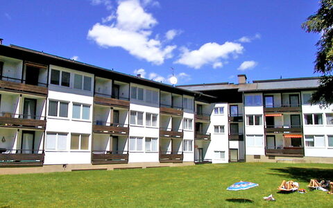 Seefeld in Tirol 170: Lucht, Wolk, Gebouw, Venster, Fabriek, Huis, Land Lot, Stedelijk Ontwerp, Gras, Boom