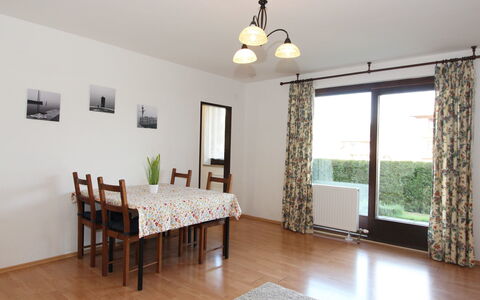 Seefeld in Tirol 202: Kamer, Eigendom, Meubilair, Verdieping, Gebouw, Eetkamer, Interieur Ontwerp, Hardwood, Onroerend Goed, Huis