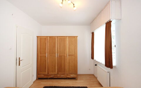 Seefeld in Tirol 100: Kamer, Eigendom, Verdieping, Meubilair, Plafond, Interieur Ontwerp, Huis, Gebouw, Hardwood, Muur