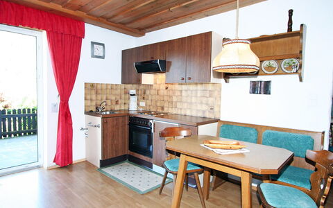 Matrei am Brenner 110: Kamer, Eigendom, Gebouw, Meubilair, Keuken, Huis, Interieur Ontwerp, Onroerend Goed, Huis, Plafond