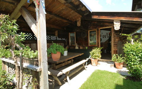 Christoph: Eigendom, Gebouw, Huis, Onroerend Goed, Werf, Backyard, Huis, Kamer, Veranda, Verblijf