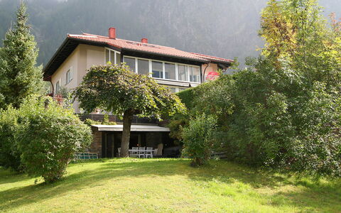 Casa Hubertus: Fabriek, Gebouw, Eigendom, Venster, Berg, Boom, Natuurlijk Landschap, Huis, Lucht, Land Lot