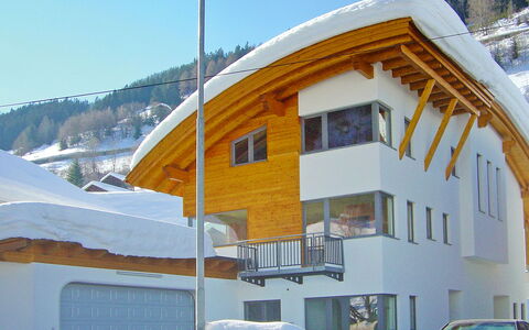 Höferau: Lucht, Sneeuw, Gebouw, Dag, Eigendom, Venster, Wit, Licht, Voertuig