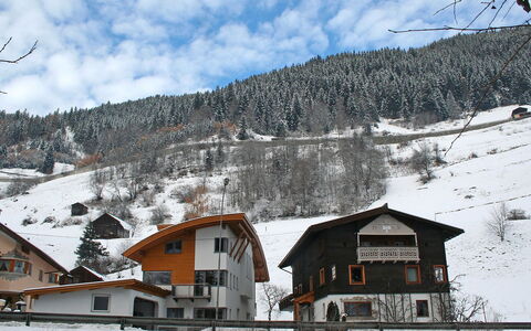 Höferau: Sneeuw, Winter, Bergdorp, Berg, Heuvel Station, Eigendom,  Dorf\, Huis, Geologisch Fenomeen, Lucht