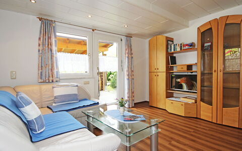 Trummer: Kamer, Meubilair, Eigendom, Interieur Ontwerp, Gebouw, Woonkamer, Huis, Verdieping, Plafond, Slaapkamer
