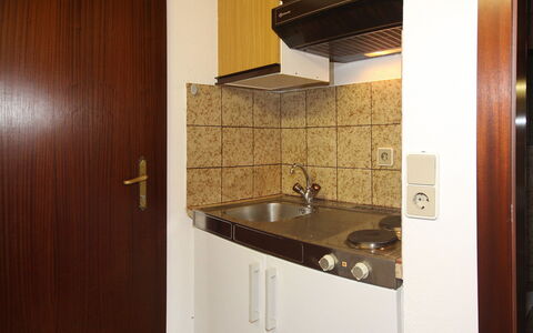 Edelweiss: Eigendom, Kamer, Tegel, Countertop, Cabinetry, Meubilair, Keuken, Architectuur, Verdieping, Interieur Ontwerp