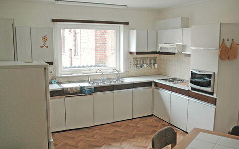 Poperinge: Eigendom, Kamer, Meubilair, Keuken, Cabinetry, Gebouw, Countertop, Interieur Ontwerp, Huis, Verdieping