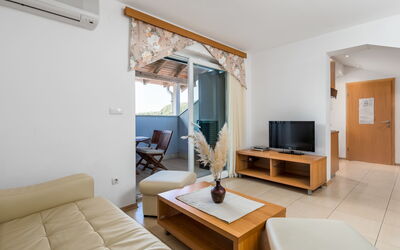 Mare 10 620.10: Kamer, Eigendom, Meubilair, Interieur Ontwerp, Gebouw, Plafond, Huis, Onroerend Goed, Woonkamer, Slaapkamer