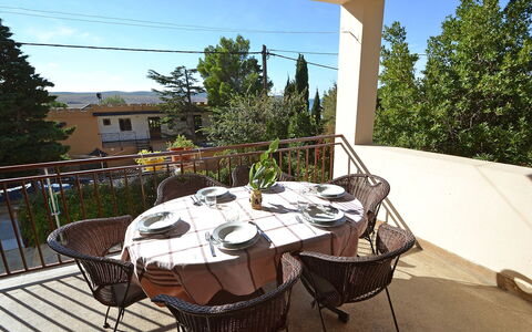 Marija: Eigendom, Onroerend Goed, Huis, Huis, Gebouw, Patio, Kamer, Tafel, Landgoed, Vakantie