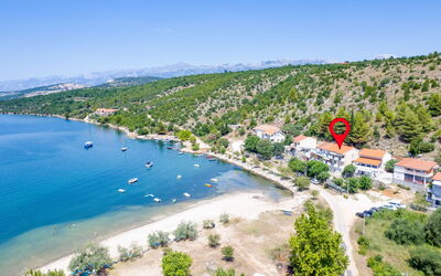 Novigrad (Zadar) 100: Water, Lucht, Eigendom, Azure, Strand, Boom, Kust En Oceanic Landvormen, Natuurlijk Landschap, Vrije Tijd