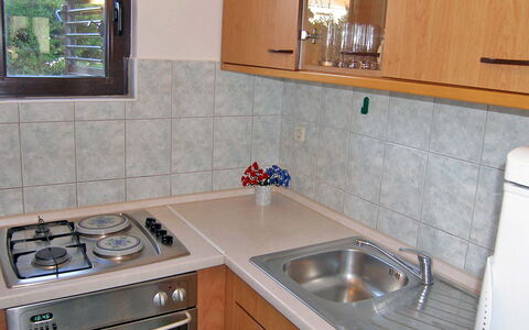 Vir 131: Eigendom, Countertop, Wastafel, Kamer, Keuken, Cabinetry, Tegel, Gootsteen, Meubilair, Onroerend Goed