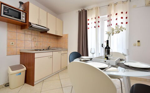 Vir 155: Kamer, Eigendom, Meubilair, Interieur Ontwerp, Gebouw, Keuken, Huis, Cabinetry, Onroerend Goed, Major Appliance