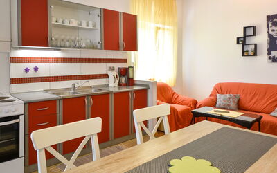 Ančić 125.5: Meubilair, Kamer, Oranje, Interieur Ontwerp, Eigendom, Rood, Woonkamer, Geel, Tafel, Verdieping