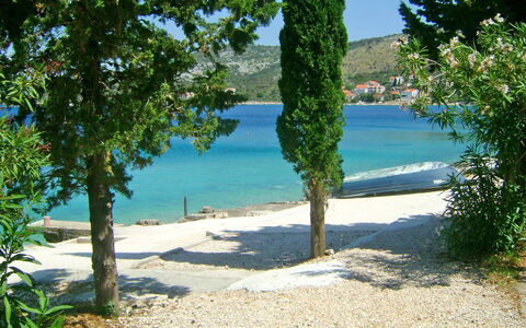 Rogoznica Ražanj 510: Water, Fabriek, Lucht, Eigendom, Azure, Natuurlijk Landschap, Afdeling, Boom, Schaduw, Vegetation