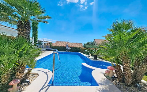 Trogir Okrug Gornji 330