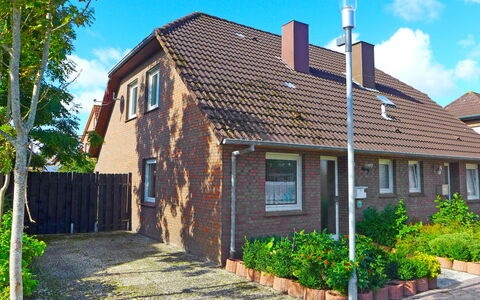 Strandwinkel: Fabriek, Lucht, Gebouw, Wolk, Eigendom, Venster, Deur, Huis, Boom