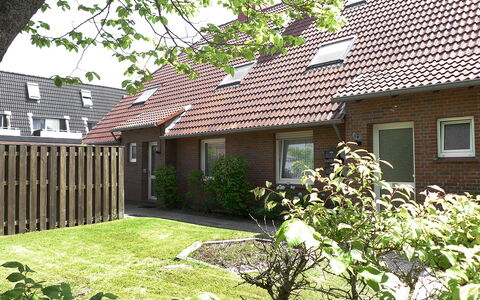 Norddeich 470: Fabriek, Gebouw, Eigendom, Venster, Plantkunde, Blad, Groen, Huis, Boom, Vegetation