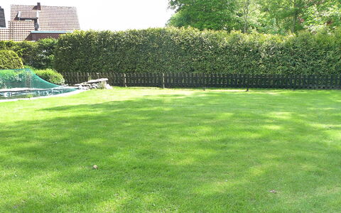 Bentweg: Gazon, Gras, Werf, Eigendom, Land Lot, Grassenfamilie, Grasland, Tuin, Fabriek, Landscaping