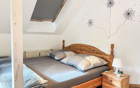 Adenau 160: Bed, Meubilair, Interieur Ontwerp, Slaapkamer, Bedding, Laken, Verdieping, Flooring, Hout, Linens