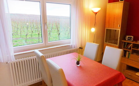Haus Sacherer: Kamer, Eigendom, Meubilair, Interieur Ontwerp, Verdieping, Gebouw, Tafel, Huis, Onroerend Goed, Raambekleding