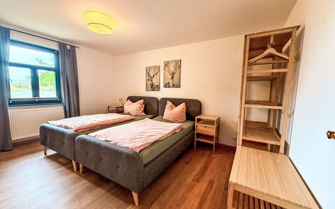 Dargun 100: Slaapkamer, Bed, Hout, Verdieping, Meubilair, Bedding, Laken, Flooring, Bed Frame, Interieur Ontwerp