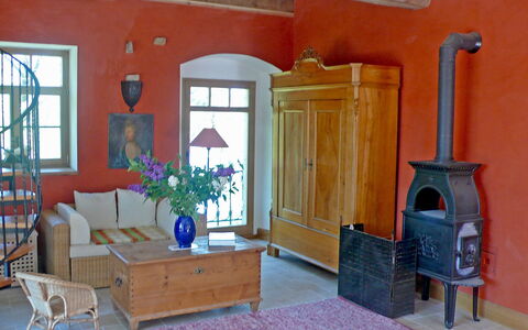 Rosencottage: Kamer, Eigendom, Meubilair, Gebouw, Huis, Woonkamer, Interieur Ontwerp, Houtkachel, Major Appliance, Huis
