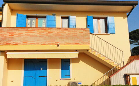Rosolina Mare 350: Venster, Gebouw, Fabriek, Hout, Lucht, Siding, Verblijf, Deur, Facade
