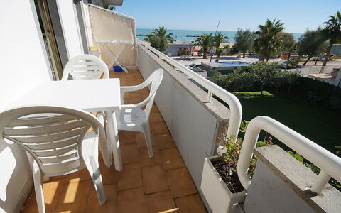 San Benedetto del Tronto 140: Eigendom, Balkon, Appartement, Gebouw, Onroerend Goed, Huis, Kamer, Architectuur, Meubilair, Huis