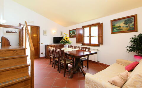 Le Bozzelle: Kamer, Eigendom, Gebouw, Meubilair, Interieur Ontwerp, Verdieping, Onroerend Goed, Tafel, Huis, Plafond