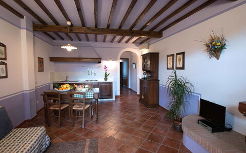San Gimignano 150: Eigendom, Gebouw, Kamer, Onroerend Goed, Interieur Ontwerp, Huis, Plafond, Verdieping, Meubilair, Architectuur