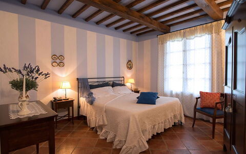 San Gimignano 150: Slaapkamer, Kamer, Meubilair, Eigendom, Bed, Interieur Ontwerp, Laken, Gebouw, Plafond, Bedding