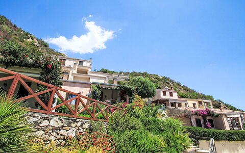 Costa Rei 100: Huis, Woongebied,  Dorf\, Roze, Dorp, Balkon, Bergdorp, Eco Hotel