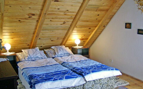 Letniskowa 29: Slaapkamer, Bed, Kamer, Meubilair, Eigendom, Bed Frame, Zolder, Huis, Laken, Interieur Ontwerp