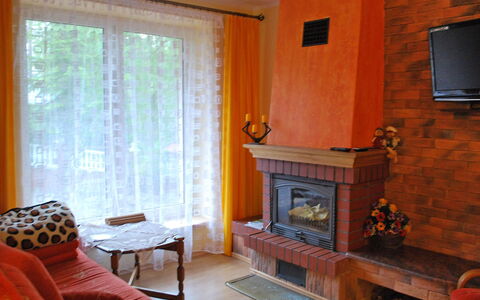Mielno 2: Kamer, Eigendom, Meubilair, Woonkamer, Oranje, Interieur Ontwerp, Haard, Huis, Fireplace, Huis