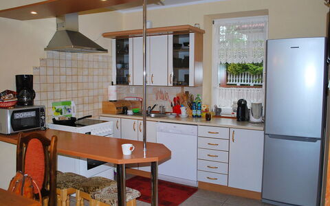 Mielno 2: Kamer, Countertop, Keuken, Eigendom, Meubilair, Major Appliance, Gebouw, Cabinetry, Huis, Interieur Ontwerp