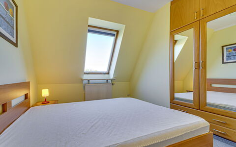 Czarodziejska: Hout, Bed, Interieur Ontwerp, Slaapkamer, Verdieping, Flooring, Plafond, Verlichting, Kamer, Bed Frame