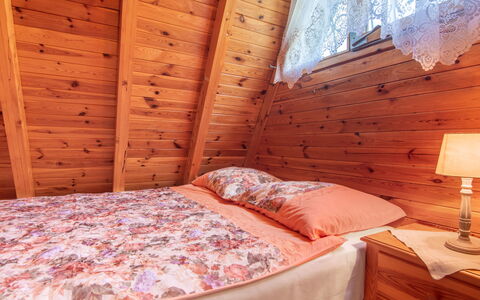 Borek Sulęcki: Slaapkamer, Hout, Interieur Ontwerp, Verdieping, Flooring, Laken, Bed, Linens, Meubilair, Bedding